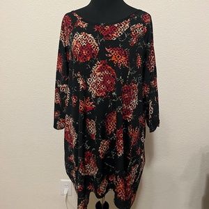 LuLaRoe Geometric Floral T-Shirt 2XL